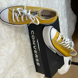 Women’s converse